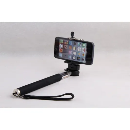 عصا سيلفي من "فايسبوك"