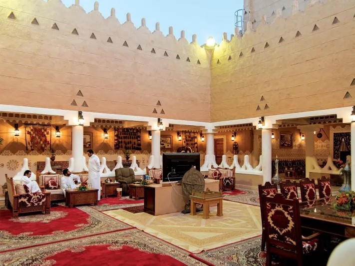 بلومبيرغ تنشر صوراً من داخل مقر محمد بن سلمان