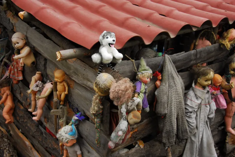 جزيرة الدمى المسكونة المكان الأكثر رعبا في العالم