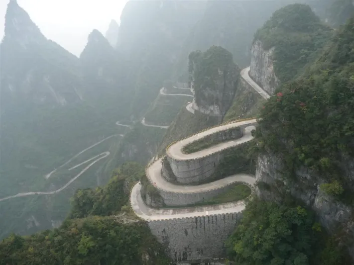 بوابة السماء في الصين طريقك الى الخلود 