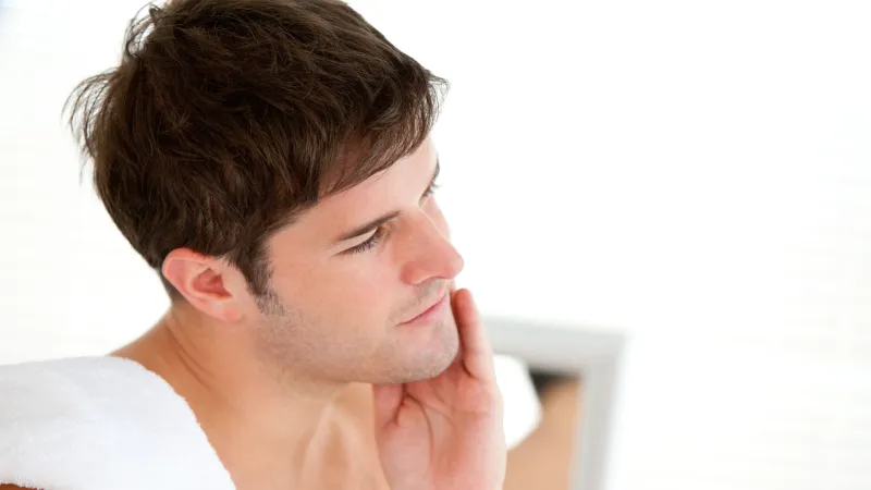 أيها الرجال احذروا الكريم الواقي من الشمس