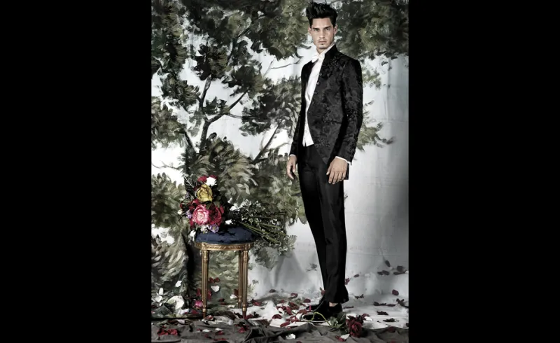 بدلات اعراس رجالي ايطالية تحاكي العريس الخليجي