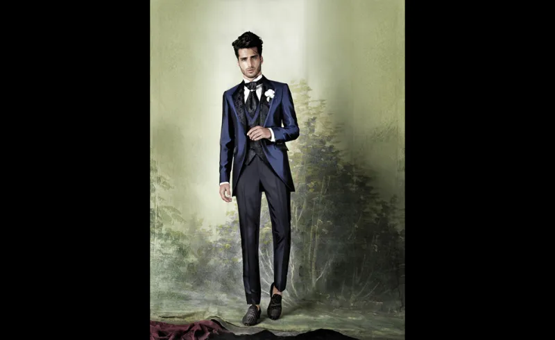 بدلات اعراس رجالي ايطالية تحاكي العريس الخليجي