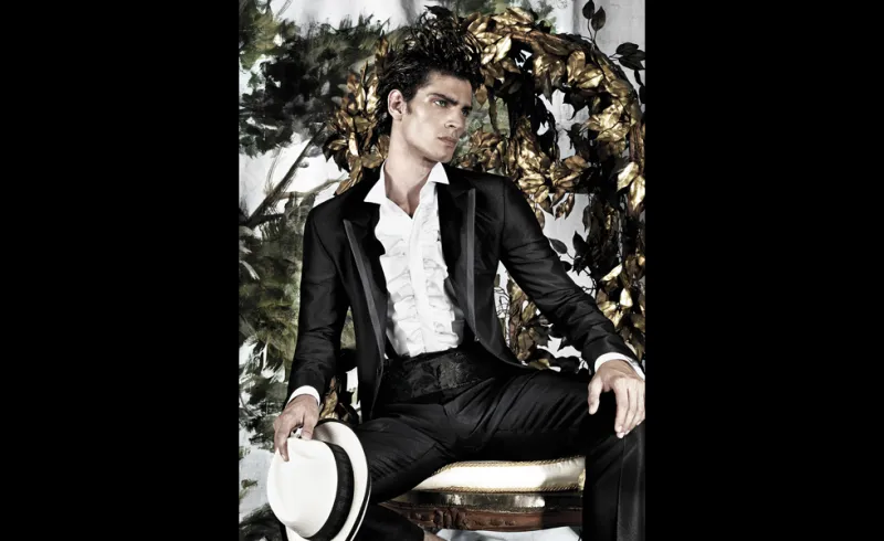 بدلات اعراس رجالي ايطالية تحاكي العريس الخليجي