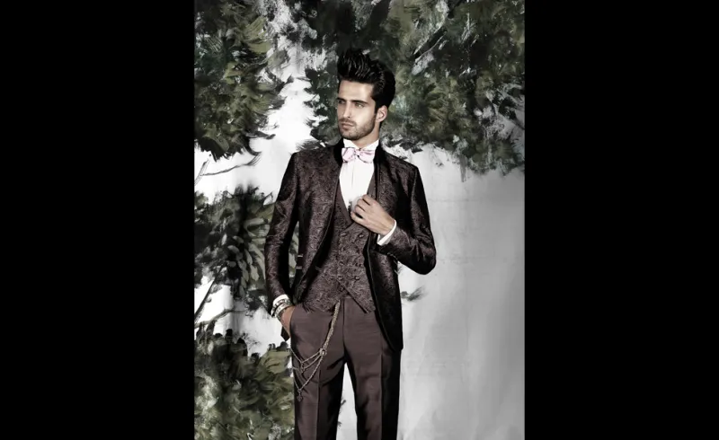 بدلات اعراس رجالي ايطالية تحاكي العريس الخليجي