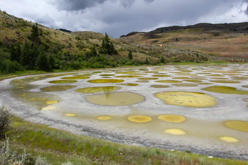 بحيرة كليلوك في كندا اجمل لوحة طبيعية بالالوان 