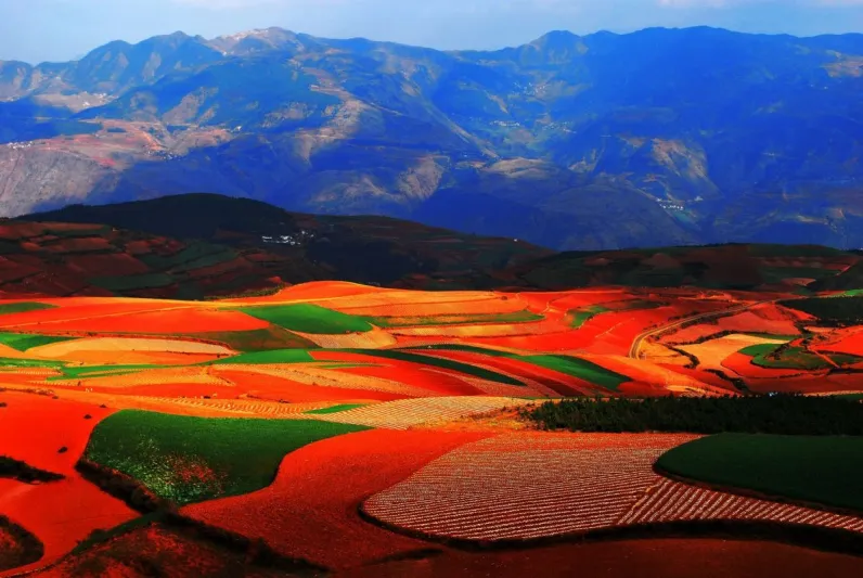 دونغ شوان الاراضي الحمراء في الصين 