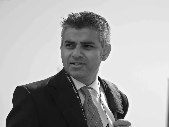 صادق خان اول مسلم يفوز بمنصب عمدة لندن 