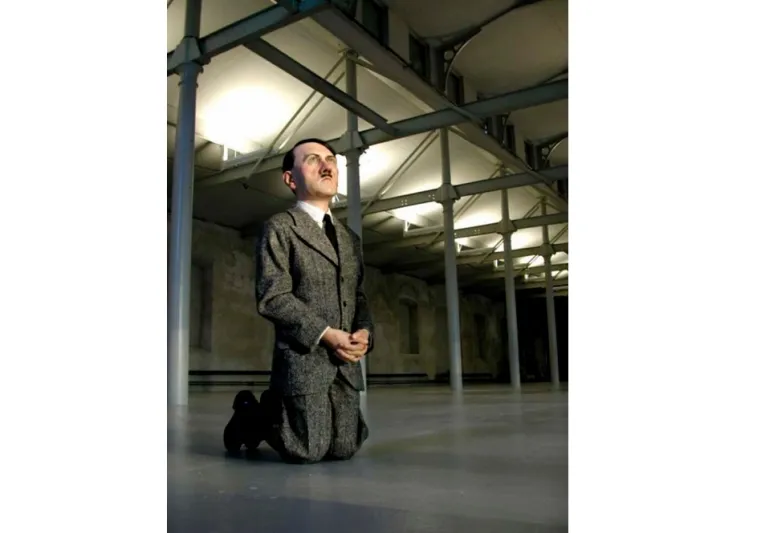 تمثال "هتلر" بـ 17.5 مليون دولار