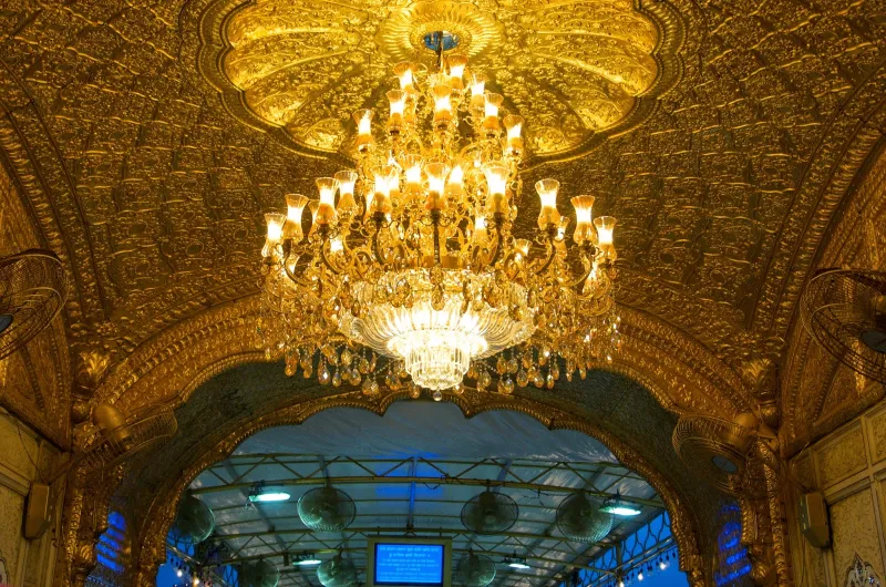 المعبد الذهبي في الهند خليط معماري متميز