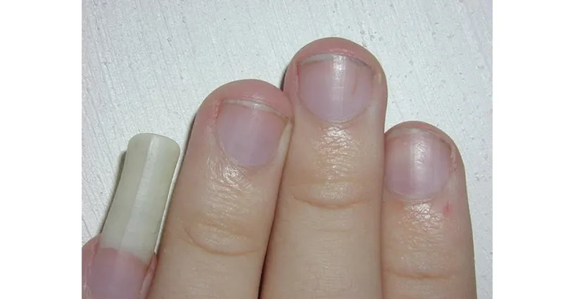 لماذا الرجال يربون الظفر الصغير.. وماهي رسالتهم؟