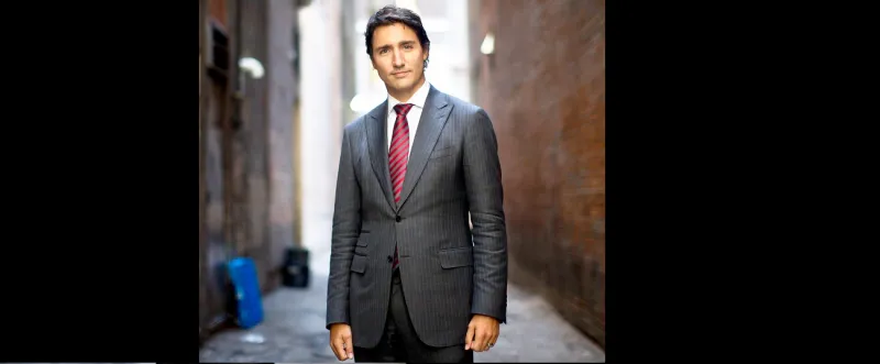 رئيس وزراء كندا يكسر معايير الاناقة الجامدة 