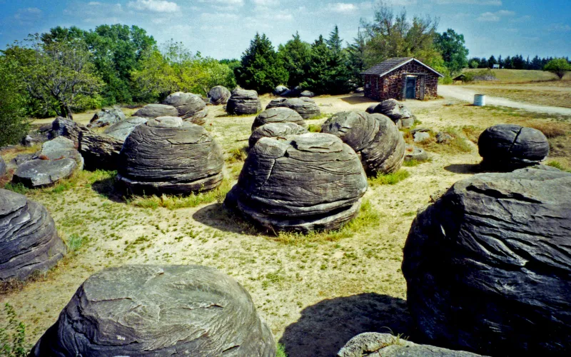 مدينة الصخور الامريكية ثروة طبيعية لعشاق المغامرة 