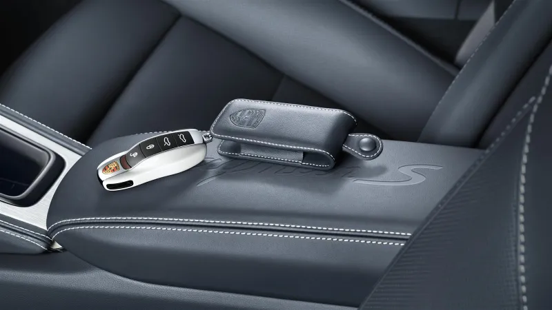 بالصور..نسخة حصرية من سيارة Porsche 718