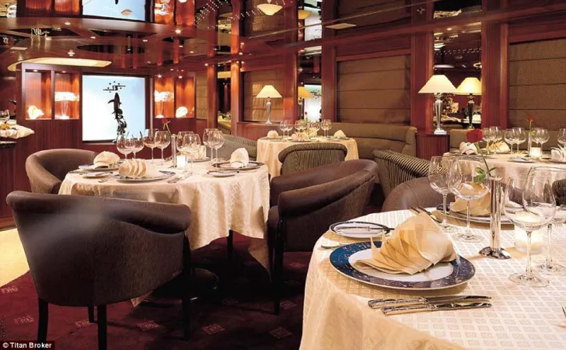 يخت فاخر يمكن استئجاره بسعر 791 ألف دولار للأسبوع