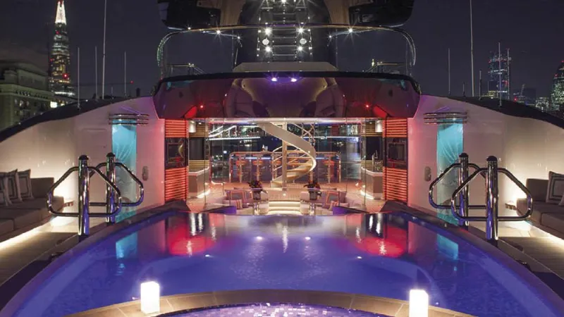 بالصور..اليخت الفاخر “Kismet” متاح بسعر 1.3 مليون دولار للأسبوع