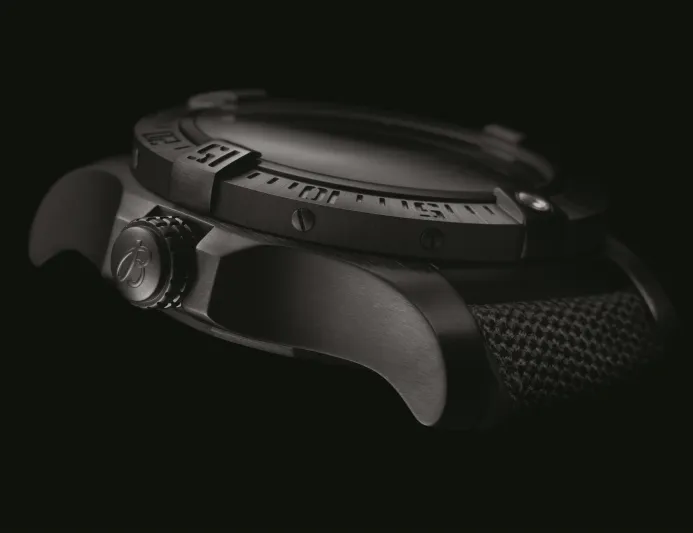 بريتلينغ تطرح ساعة افنجر II سيوولف بلاكستيل