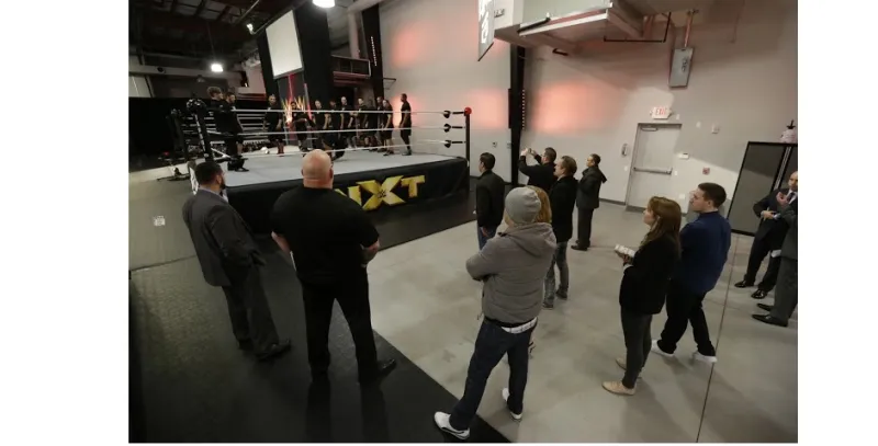 "الرجل" في "المعركة الملكية..  هذا ما يدور في نزالات wwe