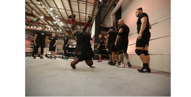 "الرجل" في "المعركة الملكية..  هذا ما يدور في نزالات wwe