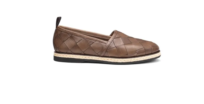 لاسلوب مفعم بالشياكة المتجددة... اختر الـ"لوفرز"