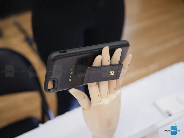 بالصور كفرات موبايل تجعله أسهل للاستخدام 