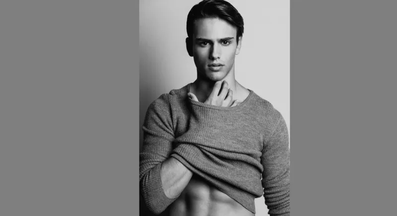 ما سر تجهم عارضي الازياء في الاعلانات الفاخرة ؟