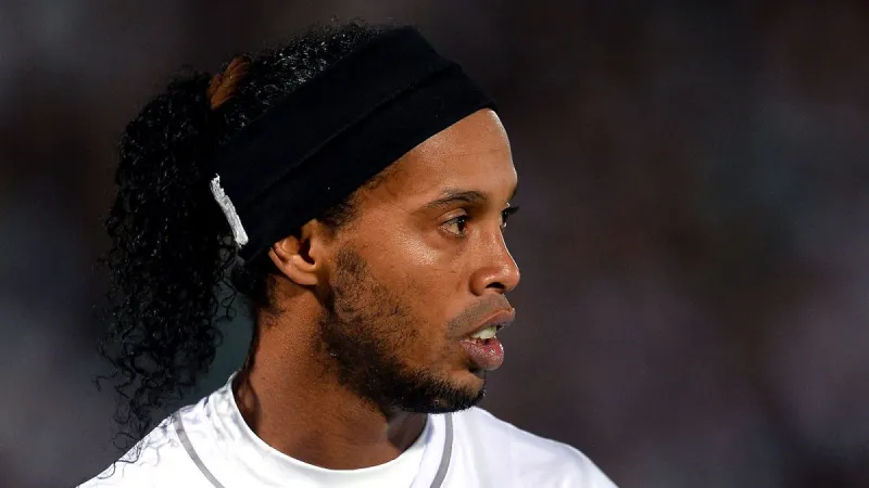 رونالدینیو ساحر كرة القدم البرازيلي 