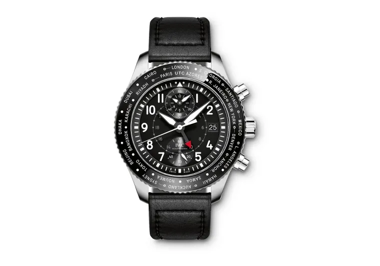 ساعات تجمع بين الجمال والتعقيدات الفنية