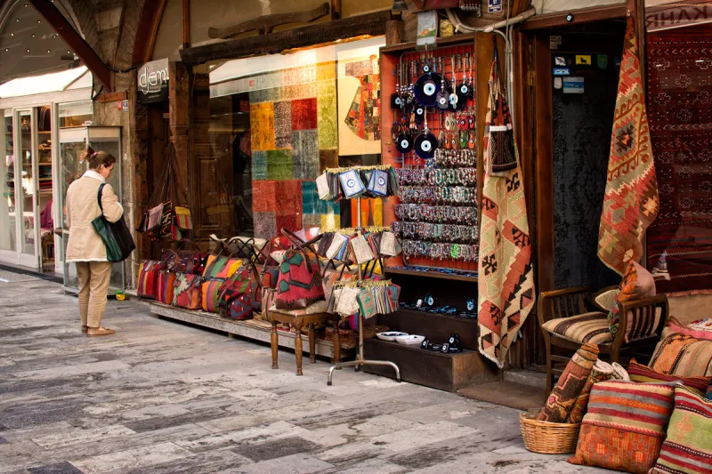 بازار أراستا للمشغولات اليدوية طعم آخر