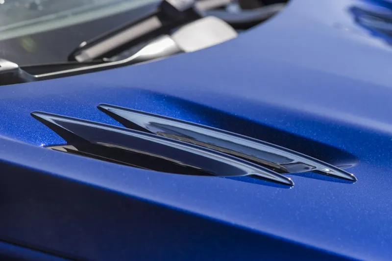 مرسيدس-بنز "إس إل": اسطورية رشيقة في حلة جديدة