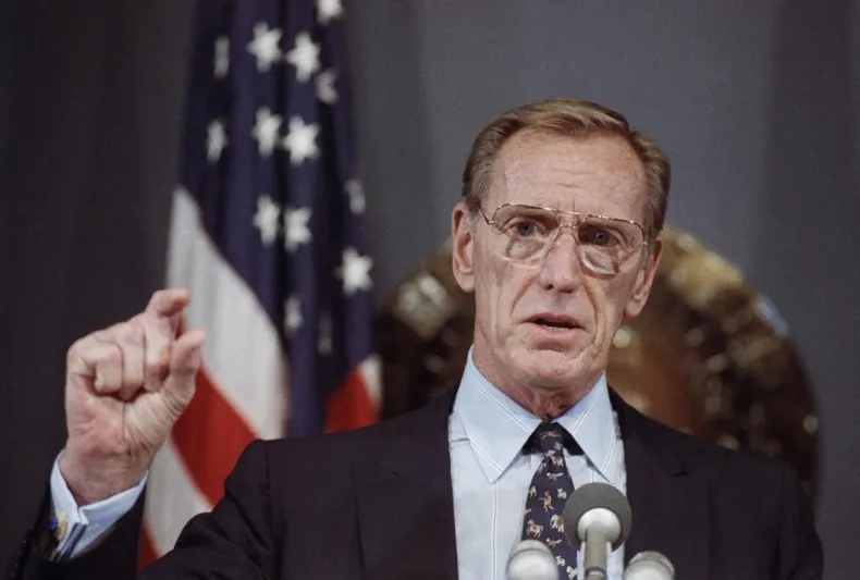 أكبر عشرة محتالين في القرن العشرين