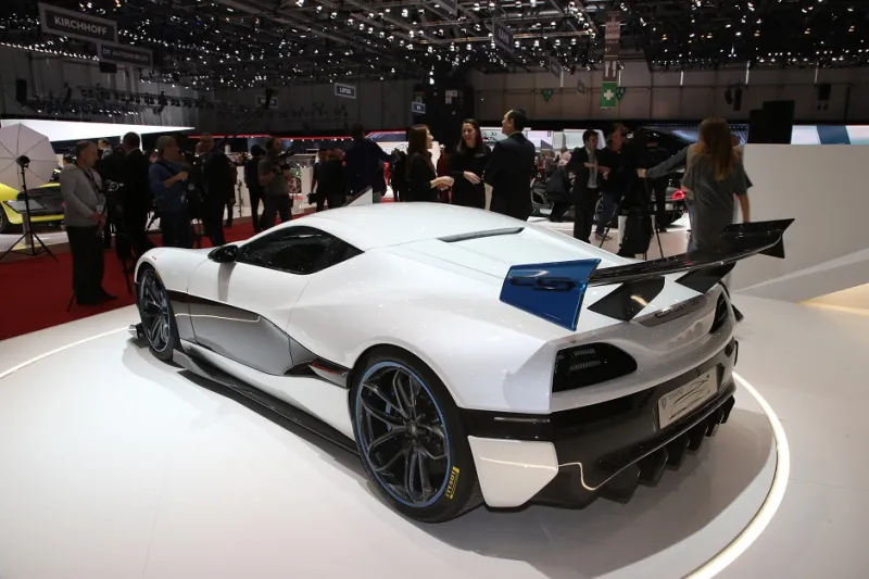 أغرب سيارات السوبر 2016 