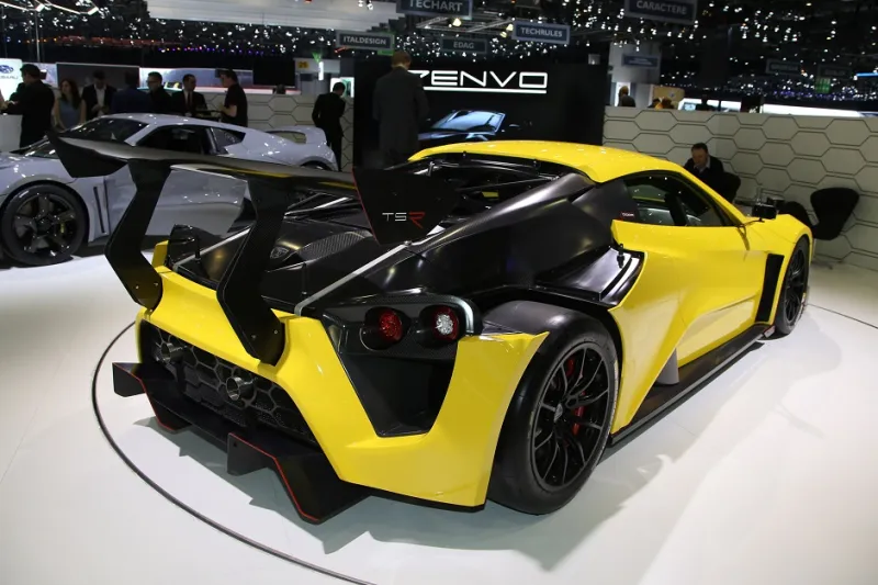 أغرب سيارات السوبر 2016 