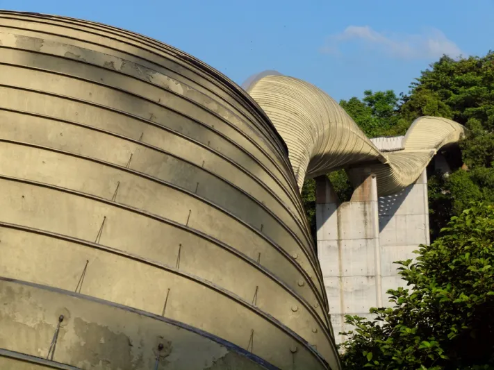 جسر هندرسون المتموج - سنغافورة  امواح وسط العابات 