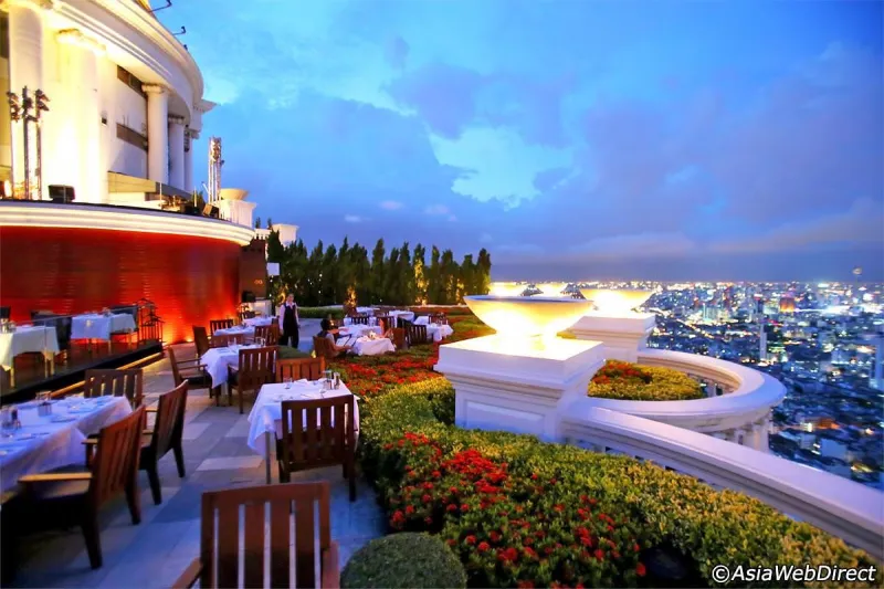  3 وجبات تحبس الانفاس. مطعم في السماء