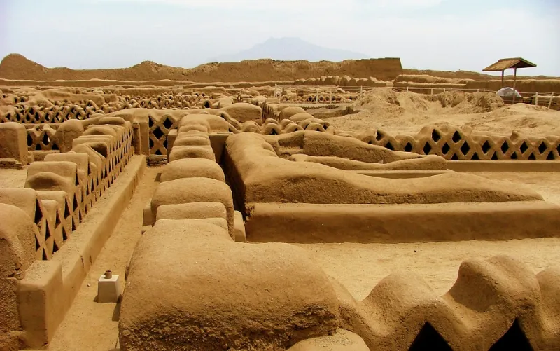 تشان تشان ...عنوان أثري منحوت من الطين 