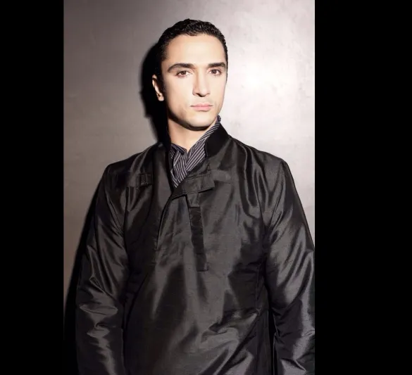 المصمم حاتم العقيل  هذا ما لم يعد مقبولا في الثوب