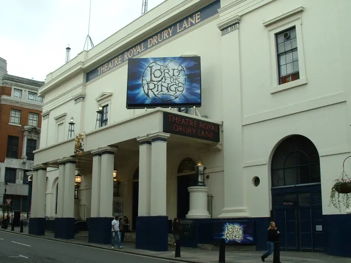 في لندن ...دعوة لأقدم مسارح العالم