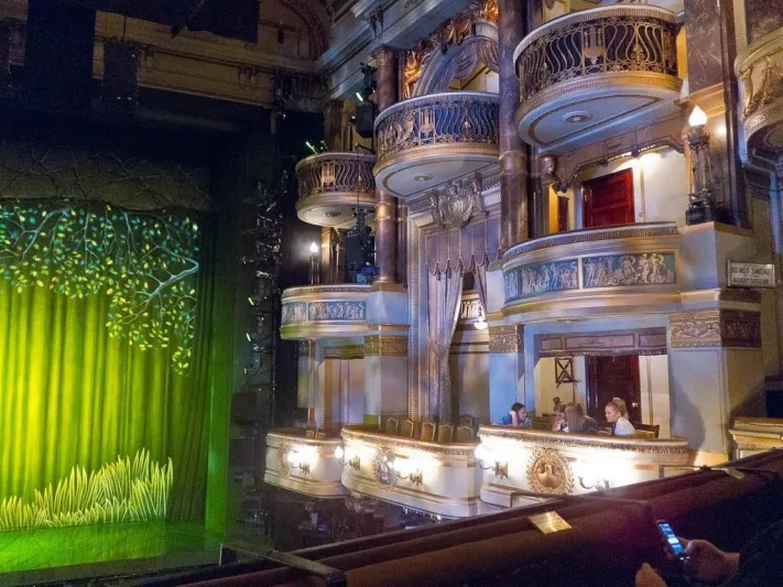 في لندن ...دعوة لأقدم مسارح العالم