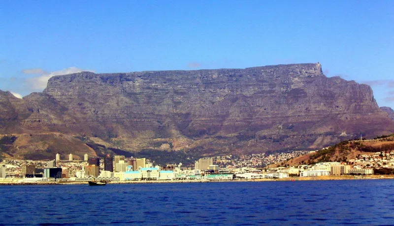 جبل الطاولة..قمة مسطحة ورفاهية لاتنسى!!