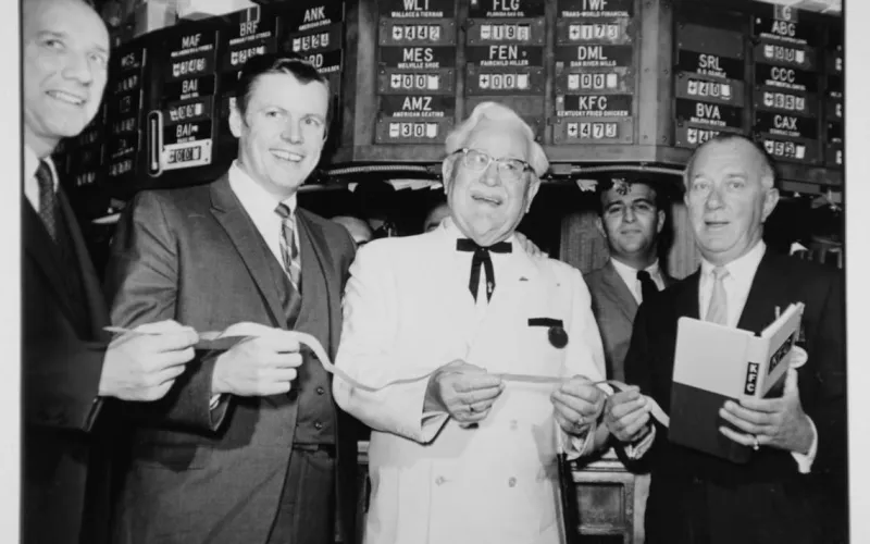 الكولونيل ساندرز مؤسس KFC الخلطة السرية للنجاح 