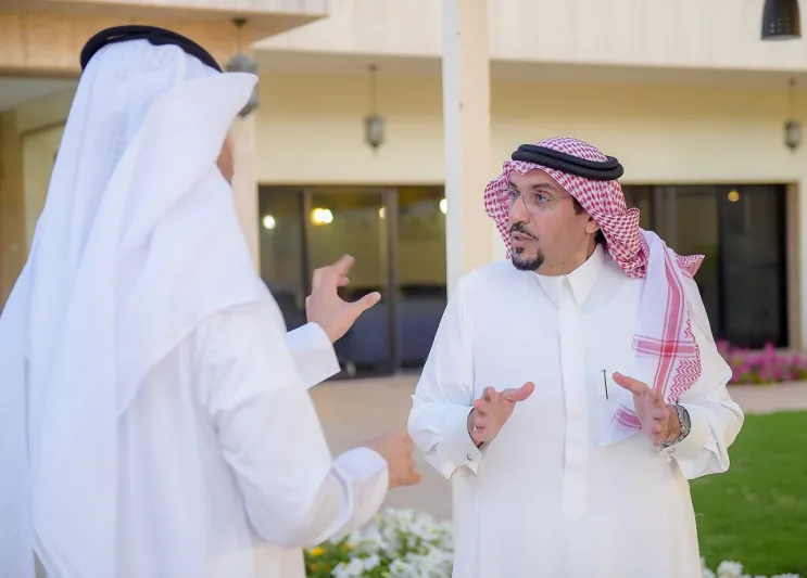 فيصل بن مشعل بن سعود لـ الرجل  لا اتصنع البساطة 