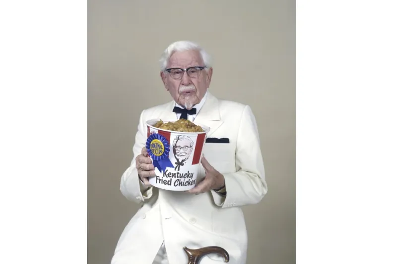 الكولونيل ساندرز مؤسس KFC الخلطة السرية للنجاح 