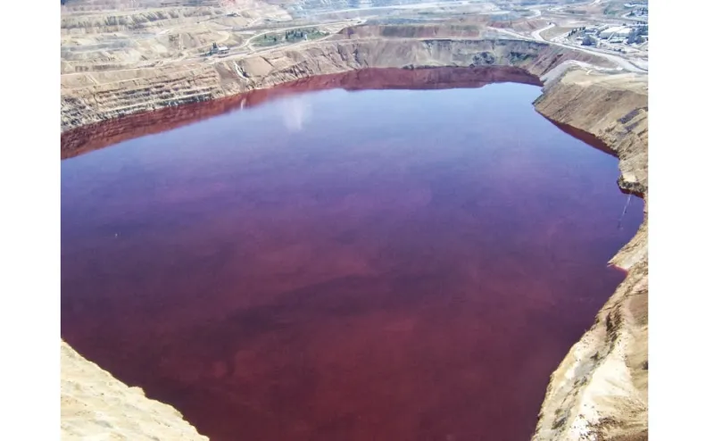 بيركلي بحيرة المياه القاتلة