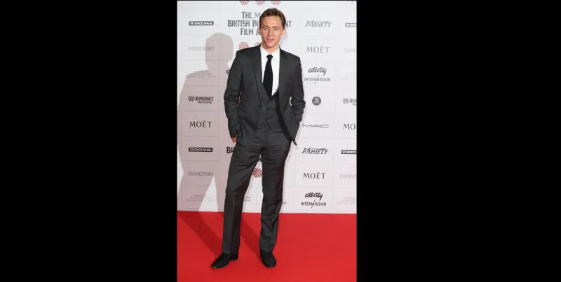 توم هيدلستون الاناقة الانكليزية المتقنة