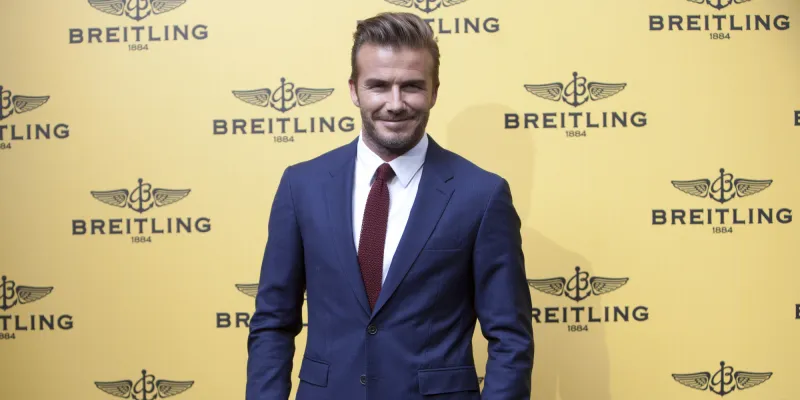 من النجم الاكثر اناقة بالبدلة الزرقاء ؟ 