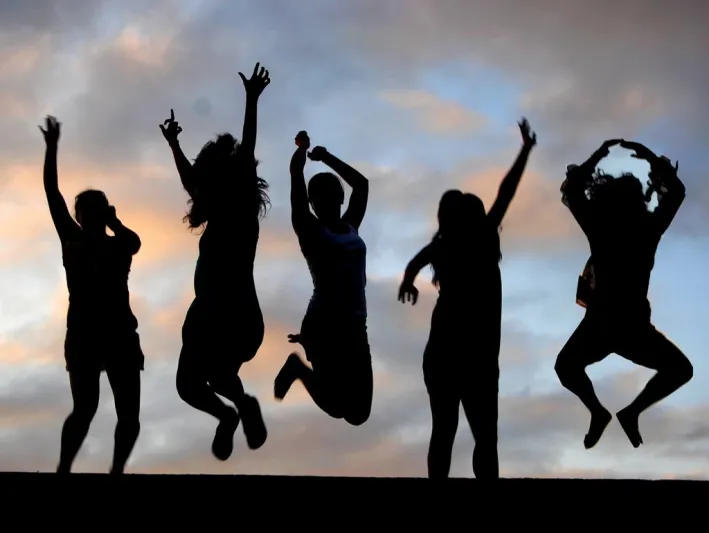 العلماء :  الصديق ليس فقط وقت الضيق