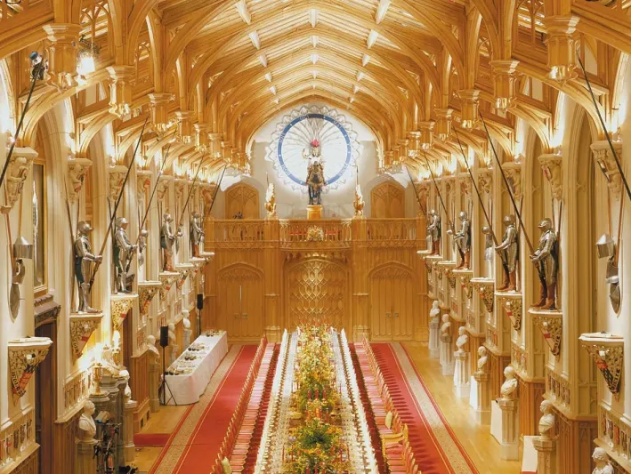 قصر وندسور دعوة إلى زيارة ملكيةٍ فاخرة