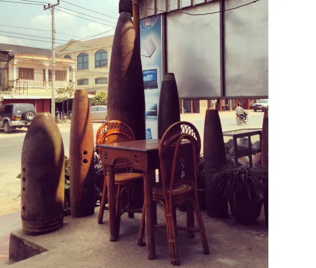 مطعم كراتيرز تناول غدائك بجوار القذائف