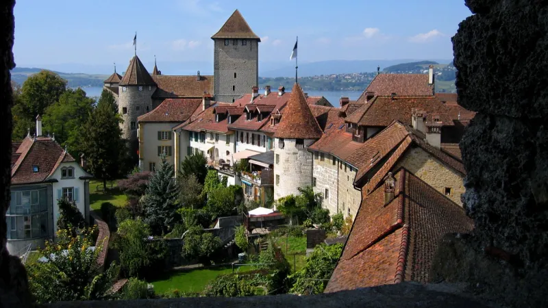 مدينة مورتين عراقةٌ وسط الطبيعة الساحرة